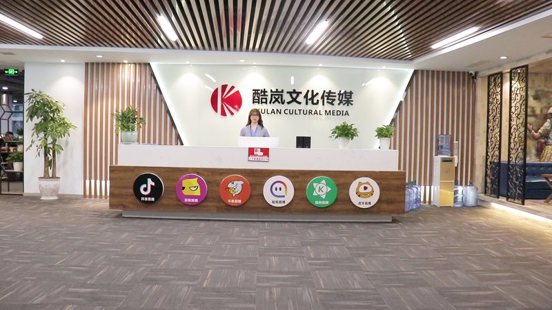 绿幕与实景：揭秘影视制作中的场景搭建技巧对比